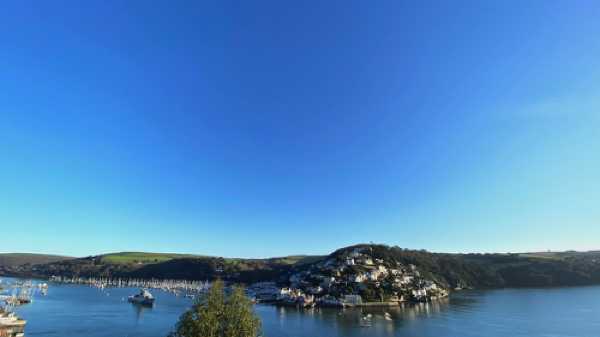 19 January 2020 - 09-53-28 
A bit rare for January. A cloudless sky over Dartmouth. All for the visiting crew of HMS Tyne.
#HMSTyne #DartmouthVisitHMSTyne